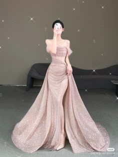 Overskirt Prom Dress, Douyin Dress, Asian Prom Dress, 1920s Evening Gowns, Celebrity Brides, Pretty Quinceanera Dresses, Gowns Dresses Elegant, Unconventional Wedding, Fancy Wedding Dresses