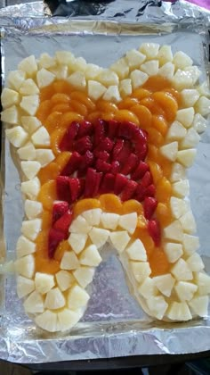 Fruit pizza, I made these for my husband's graduation party, when he graduated from dental school. Dentist Party Decoration, Dental Party Decorations, Dental Retirement Party Ideas, Dental Graduation Pictures, Rdh Graduation, Teeth Party