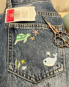 kiara carrera | outer banks Cute Patches Diy, Kiara Carrera Outer Banks, Embroidery Doodles, Hoco Pants, Jean Embroidery, Denim Jacket Embroidery, Kiara Carrera, Easy Diy Clothes, Thrift Flips