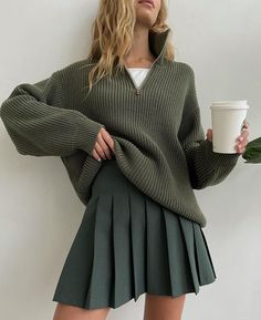 London Chic, Sweet Disposition, Girl Aesthetics, Dream Aesthetic, Autumn Wardrobe, Skirt Mini, Outfit Look, Green Outfit