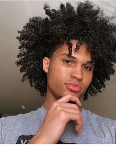 Natural Hair Men on Instagram: “Showing off his amazing curls 😍🔥 #naturalhair #naturalhairmen #naturalhairdaily #naturalhairjourney #naturalhaircommunity #naturalhairrocks…” Natural Hairstyles For Men, 4b Hairstyles, Natural Curly Hairstyles, Men's Curly Hairstyles, Afro Hairstyles Men, Afro Curls, Afro Men