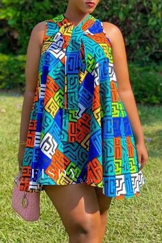 Fisdy - Simplicidad Chic: Vestido casual azul de línea A con estampado mixto y detalles en contraste White Short Sleeve Dress, Cut Clothes, Plus Size Gowns, Line Dresses, Dress Tops, A Line Dresses, Blue Dress Casual, Urban Dresses, Round Neck Dresses