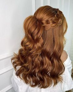 hoco hair, homecoming hair ideas, hoco hairstyles, hairstyles for hoco Cute Prom Hairstyles, Prom Hairstyles For Long Hair, Hairdo For Long Hair, Wedding Hair And Makeup, Ginger Hair, Homecoming Hairstyles, Aesthetic Hair