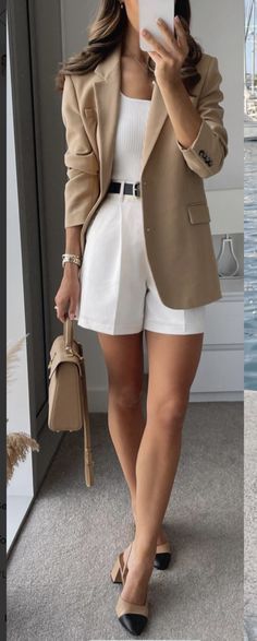 Flight Attendant Nails Ideas, Blazer Outfits Shorts, Elegant Summer Outfits Classy Chic 2024, Outfit Ideas For Women In 20s, Woman Work Outfit, Woman In Her 20s, European Closet, Aesthetic Closet, Girly Summer Outfits