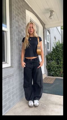 Check more at https://beautyfashionideas.com/uncategorized/11179/ Fashion Street Style, Baggy Style, Outfit Inspo Casual, People Online, Be Aware, Swaggy Outfits, Fashion Fits, Looks Style