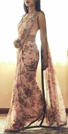 Indian Sari Dress, Modern Saree, Indian Fashion Saree, Saree Designs Party Wear, Dresses Classy