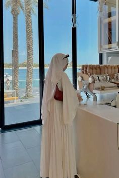 Moroccan Outfit, White Abaya, Abaya Outfit, Hijabi Fits, Stile Hijab, Modest Outfit Ideas, Modesty Outfits, Modest Outfit, Mode Turban