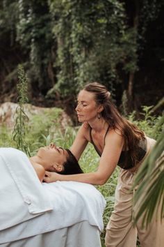 Massage in nature Massage Photoshoot Ideas, Massage Therapy Photoshoot, Massage Photoshoot, Spa Massage Aesthetic Photography, Hot Stone Massage Photography, Outdoor Massage, Meditation Woman Photography, Yoga Retreat Photography, Body Massage Spa Photography