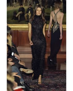 For Sale on 1stDibs - ▪ Ralph Lauren Collection black evening dress ▪ Beaded in a floral pattern allover ▪ High neck ▪ Beaded net cap sleeves with beaded tassel trim ▪ Trained Ralph Lauren 2002, Runway Gowns, Black Evening Dress, Runway Fashion Couture, Runway Outfits, Runway Dresses, Black Evening Dresses, Ralph Lauren Collection, Glam Dresses