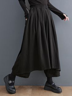 Black Baggy Harem Pants For Winter, Black Wide-leg Harem Pants For Winter, Black Non-stretch Bottoms, Non-stretch Black Bottoms, Black Harem Pants For Winter, Black Relaxed Fit Harem Pants For Winter, Black Pants For Winter, Black Solid Color Winter Pants, Oversized Black Harem Pants Casual Style