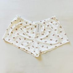 Bnwt Brandy Melville/John Galt Brown Teddy Bear Pink Ribbon White Emery Shorts Brandy Melville Teddy Bear Pjs, Brandy Melville Sleep Shorts, Brandy Melville Boxers, Cute Pj Shorts, Brandy Top, Brandy Shorts, Brady Melville, Brandy Melville Pjs, Brandy Melville Clothes