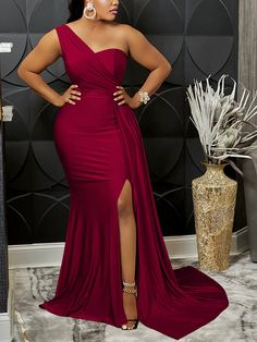 DETAILS One-shoulder Solid color Maxi dress SIZE CHART Size Length Bust Waist Hip cm | inch cm | inch cm | inch cm | inch S 158cm |62.1'' 72cm |28.3'' 60cm |23.6'' 80cm |31.4'' M 159cm |62.5'' 76cm |29.9'' 64cm |25.2'' 84cm |33.0'' L 160cm |62.9'' 80cm |31.4'' 68cm |26.7'' 88cm |34.6'' XL 161cm |63.3'' 84cm |33.0'' 72cm |28.3'' 92cm |36.2'' XXL 162cm |63.7'' 88cm |34.6'' 76cm |29.9'' 96cm |37.7'' Asymmetrical Suit, One Shoulder Evening Dress, Tube Maxi Dresses, Color Party, Formal Cocktail Dress, Maxi Gown Dress