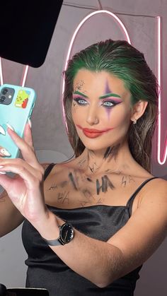 Joker joker makeup halloween scary greenbrowa Beetlejuice Womens Makeup, The Joker Makeup Women, Joker Girl Makeup, Joker Face Makeup, Easy Joker Makeup, Girl Joker Makeup, Joker Makeup Men, Joker Nurse Costume