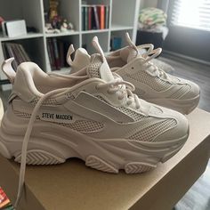 Never Worn Brand New In Box Steve Madden Possession Sneakers In Bone Pretty Sneakers, Shoe Storage Solutions, Steve Madden Sneakers, Affordable Fashion Women, Chic Shoes, Everyday Shoes, Stylish Boots, Trendy Sneakers, Sneaker Brands