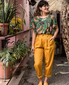 25 OUTFITS FOR PLUS SIZE WOMEN - valemoods Outfits For Plus Size Women, Midsize Outfits, Winter Typ, Yellow Pants, Mode Casual, Mode Inspo, The Last Day, Inspiration Mode