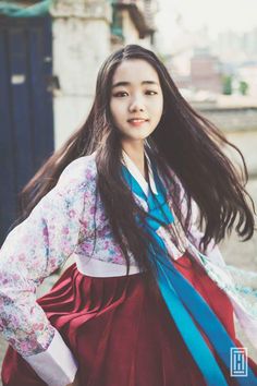 한복 Hanbok : Korean traditional clothes[dress]  | #ModernHanbok                                                                                                                                                      もっと見る Surprising Facts, Traditional Clothes, Korean Traditional, Clothes Dress, Oral Health, Funny Facts, Facts About, Korean Fashion, Humour