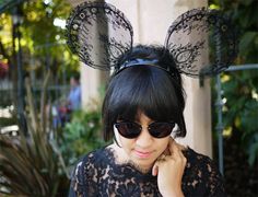 DIY Lace Mickey Mouse Ears Last Minute Halloween Costumes, Mouse Ears Headband, Mickey Mouse Ears, Disney Ears, Funny Outfits, Disney Diy, Disney Crafts, Mickey Ears, Ear Headbands