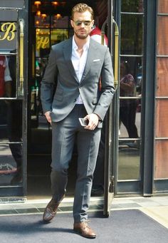 60 Best Grey Suit With Brown Shoes Outfit Ideas For Men Suit With Brown Shoes, Grey Suit White Shirt, Grey Suit Brown Shoes, Grey Pants Brown Shoes, Grey Suit Styling, Blue Suit Outfit, Brown Shoes Outfit, Tan Shoes Men, Mens Dark Jeans