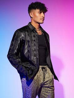 Snake Skin Outfit, Snake Print Outfit, Curved Hem Shirt, Shein Men, Fashion Logo Branding, Pride Outfit, Men Shirts, Black Party, Snakeskin Print