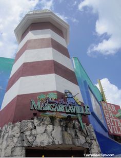 the marquee at margaritaville is painted red, white and blue