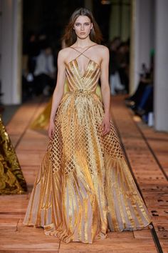 Gold Gown, Zuhair Murad, Couture Gowns, Fashion Week Street Style, Gorgeous Gowns, Mode Inspiration, Couture Collection