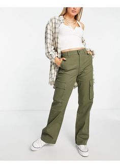 Cargo Pant Outfits, Styled Clothes, Cargo Outfit, Wide Leg Cargo Pants, Spring Fashion Outfits, Running Fashion, Green Pants, Fall Street Style