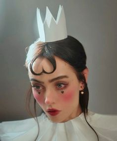 Pierrot Costume, Circus Makeup, Pierrot Clown, Drag Make-up, 얼굴 드로잉, Face Drawing Reference, Cute Clown, Vintage Clown, Smink Inspiration