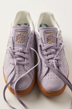 Cool Tennis Shoes Women, Womens Sneakers 2024, Coolway Sneakers, Reebok Vintage Sneakers, Barbies Closet, European Sneakers, Heart Clothing, Thrift Ideas, Cool Sneakers