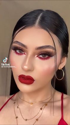 Red Eyeshadow With Rhinestones, Make Up Diabla, Red Shadow Makeup, Cute Red Makeup Looks, Devil Make Up Halloween Easy, Red Glitter Makeup Looks, Make Up Looks For Red Dress, Easy Red Eyeshadow Looks