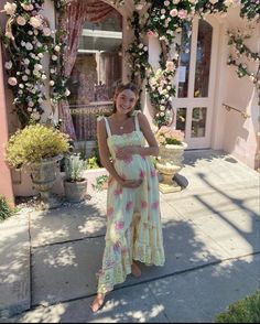 Quirky Maternity Outfits, Pastel Maternity Dress, Groovy Maternity Outfit, Maternity Fits, Prego Outfits, Maternity Clothes Summer, Preggo Fashion