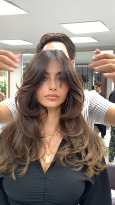 Butterfly Haircut Medium Length Hair, Medium Hair Butterfly Cut, Butterfly Haircut Medium Length, Haircut Brunette, Hair Goal, Haircuts For Long Hair With Layers, Honey Brown Hair, Brown Hair Inspo