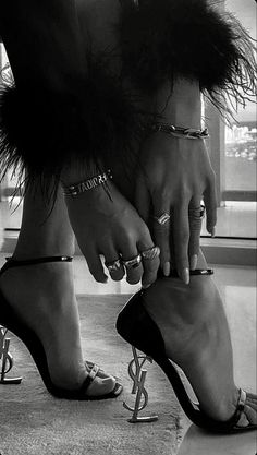 Dorothy Dandridge, Heels Aesthetic, Rich Girl Aesthetic, Rich Girl Lifestyle, Dark Feminine Aesthetic, Luxury Lifestyle Dreams, Classy Aesthetic, Luxury Aesthetic, Clipuri Video