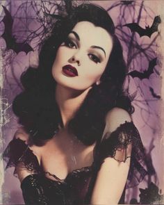 Halloween Instagram, Vampire Costume, Romantic Goth, Vintage Goth, Goth Women, Goth Makeup, Dark Makeup, Gothic Aesthetic, Halloween Inspo