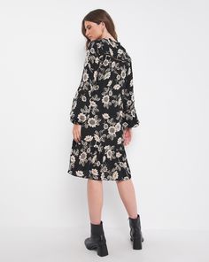 This floral print knee length dress will slot effortlessly into your everyday wardrobe. Cut in a swing silhouette with a V neckline. Women Day, Ladies Day Dresses, Matching Swimwear, Sports Skirts, V Neckline, Dress With Cardigan, Swim Dress, Floral Dress Black, Everyday Wardrobe