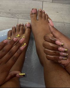 Easy Pride Nails, French Tips Acrylic, Gold Chrome Nails, Gold Acrylic Nails, Pride Nails, Gold Prom