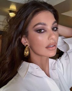 Houseparty Outfits, Bday Makeup, Mob Wife Makeup, Trucco Smokey Eye, Black Smokey Eye, Dark Eyeshadow, Camila Morrone