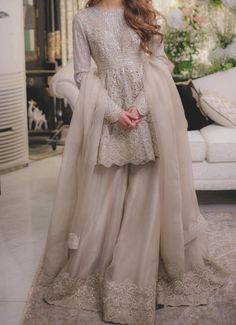 Eid Dress Ideas, Dresses Feminine, Baju Kahwin, Modest Casual, Shadi Dresses, Pakistani Wedding Outfits, Dresses Beautiful, Casual Fridays