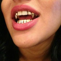 Double Fangs, Girls With Grills, Girl Grillz, Fang Grillz, Grillz Teeth, Diamond Grillz, Gold Grill, Gold Grillz, Grills Teeth