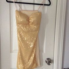 Good Top, Never Worn, Could Be Used As A Mini Dress Too. Gold Short Dresses, Gold Dress Short, Gold Top, Nice Tops, Short Dresses, Size 4, Womens Tops, Mini Dress, Tank Tops