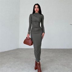 This Autumn And Winter Women's Fashion Round Neck Long Sleeve Slim Fit Solid Color Chic Bodycon Dress Design Made Of High Quality Polyster And Spandex Material. It Is Stretchy, Durable And Comfortable. Casual Dresses With Long Sleeves Can Not Only Be Worn As Outerwear In Spring And Autumn, But Also Matching a Jacket In Winter, It Is a Must Have Item For Every Season. Grab Really Great Buy Casual Dresses For Women And Grow Your Business. No Moq In The Little Connection . Elegant Party Dresses, Long Bodycon Dress, Retro Mode, Bodycon Maxi Dresses, Autumn Dress, Hip Dress, Long Sleeve Bodycon, Maxi Dress Party, Long Sleeve Bodycon Dress