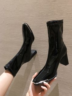 Women's shoes ankle boots 2020 autumn new thick heel high heel non-slip fashion casual motorcycle Boots 2020, Women's Motorcycle Boots, Skirt And Sneakers, Mens Boots Fashion, Formal Shoes For Men, Thick Heel, Boy Shoes, Motorcycle Boots