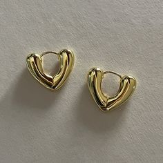 Model Number : 3D heart Earrings Gender : Women Shape\pattern : Geometric Material : Metal Style : TRENDY Metals Type : Copper Item Type : EARRINGS Fine or Fashion : fashion Earring Type : hoop earrings WHAT ABOUT REFUND?   Fast refund,100% Money Back Guarantee. If your product is defective or doesnt work properly, let us know and well send you a replacement one. We believe in our products so much that we offer a 30-day No-Hassle refund policy. If youre unhappy about your purchase, send us the product back and well refund your money immediately. Heart Shape Jewelry, Lava Earrings, Ear Cuff Piercing, Heart Model, Jewelry Big, Geometric Hoop Earrings, Y2k Jewelry, Unusual Earrings, Big Hoop Earrings