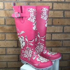 Fabulously Happy Wellys By British Brand Joules. Knee High Rain Boots, Pink With White Flower Print. New With Tag/Box Size 5 White Waterproof Rain Boots For Spring, White Round Toe Rain Boots For Spring, White Waterproof Boots For Spring, Waterproof White Boots For Spring, Cute White Closed Toe Boots, High Rain Boots, Pink Rain Boots, Pearl Jewelry Shop, Pink Rain