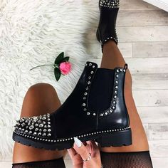 Category:Boots; Upper Materials:Faux Leather,Faux Suede; Embellishment:Rivet; Season:Winter,Fall; Heel Type:Flat Heel; Gender:Women's; Style:Luxurious,Fashion,Vintage,Punk; Heel Height(inch):<1; Outsole Materials:TPR; Occasion:Club,New Year,Daily,Party,Wedding; Listing Date:11/25/2023; 2024 Trends:Plus Size,Chelsea Boots Cheap Chelsea Boots, Boots Plus Size, Trendy Womens Shoes, Trending Womens Shoes, Chunky Heel Ankle Boots, Punk Vintage, Retro Mode, Vintage Punk, Estilo Punk