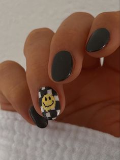 Vans Nails Designs, Black Smiley Nails, Fall Smiley Face Nails, Short Grunge Nail Ideas, Smiley Face On Nails, Checker Nails Tutorial, Checkered And Smiley Nails, One Happy Dude Nails, Short Smiley Face Nails