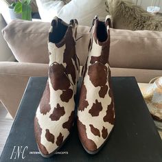 Nwt Calf Hair Cow Print Boots, Size 8.5 Medium, Side Zips. Really A Conversation Pair Of Shoes! Leopard Ankle Boots, Brown Leather Ankle Boots, Leopard Heels, Boot Bling, Western Booties, Black Leather Ankle Boots, Slouched Boots, Boot Print, Black Faux Fur