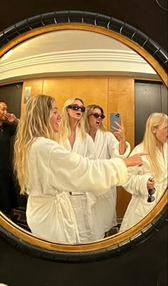 blonde scandinavian girls doing spa night together, edgy and model like aesthetic Bachelorette Party Aesthetic Night, Spa With Friends Aesthetic, Hot Tub Birthday Party, Hotel Girls Night Aesthetic, Bachelorette Trip Aesthetic, Bachelorette Hotel Room, Wellness Bachelorette, Scandi Girl Aesthetic, Hotel Bachelorette