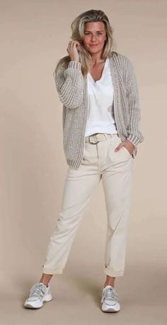 Outfits With White Pants, White Pants Outfit, Fashion Hacks Clothes