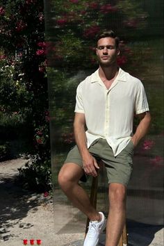 Men Trendy Outfits Summer, Mens Outfits Italy Summer, Male Italy Outfit, Men Relaxed Style, Shorts Guys Outfit, Italian Man Summer Outfit, Men’s Going Out Outfits Summer, Summer In Italy Men Outfit, Mens Style European