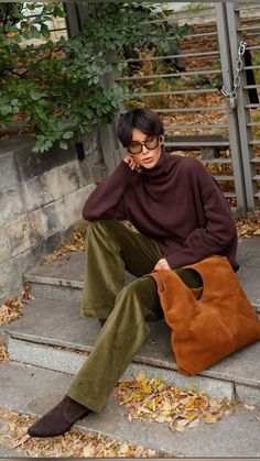 Tibi Color Wheel Outfits, Cool Mom Outfits Fall 2024, Gallery Outfit, Minimal Stil, Minimalist Moda, Outfits Con Jeans, Minimalist Fashion Women, Casual Outfit Inspiration, Mode Casual